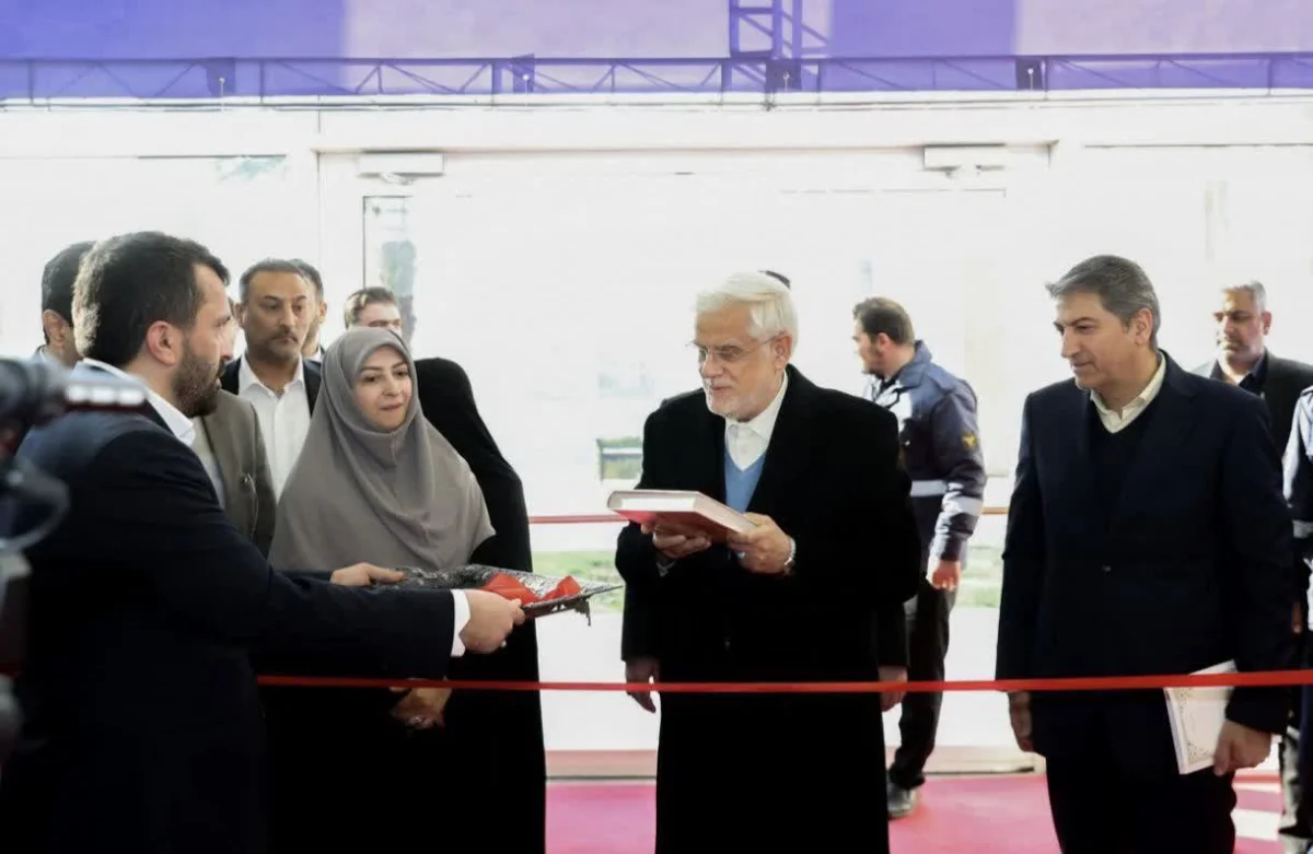 در جریان نمایشگاه بین‌المللی محیط زیست رخ داد تقدیر رییس سازمان حفاظت محیط‌زیست كشور از اقدامات ارزنده زیست‌محیطی شركت پتروشیمی تبریز
