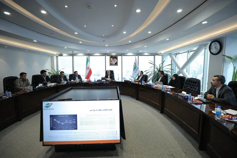 جلسه بررسی عملکرد پتروشیمی نوری با حضور رئیس سازمان بورس برگزار شد