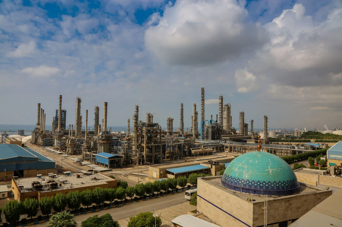 اهدای گواهینامه شش‌ستاره یازدهمین دوره مسابقات بین‌المللی تجربه برتر به شرکت پتروشیمی نوری